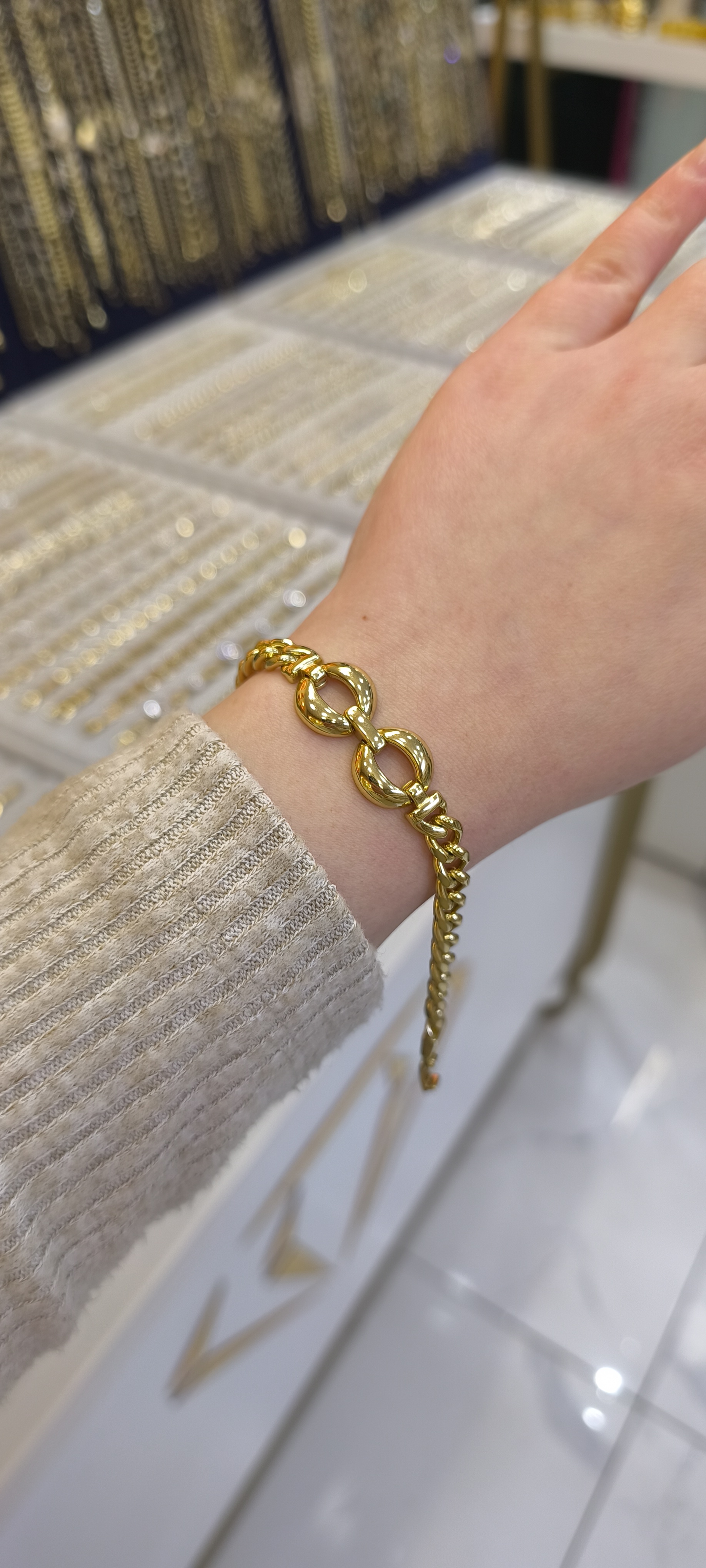 XUPING-KARŞI KARŞIYA